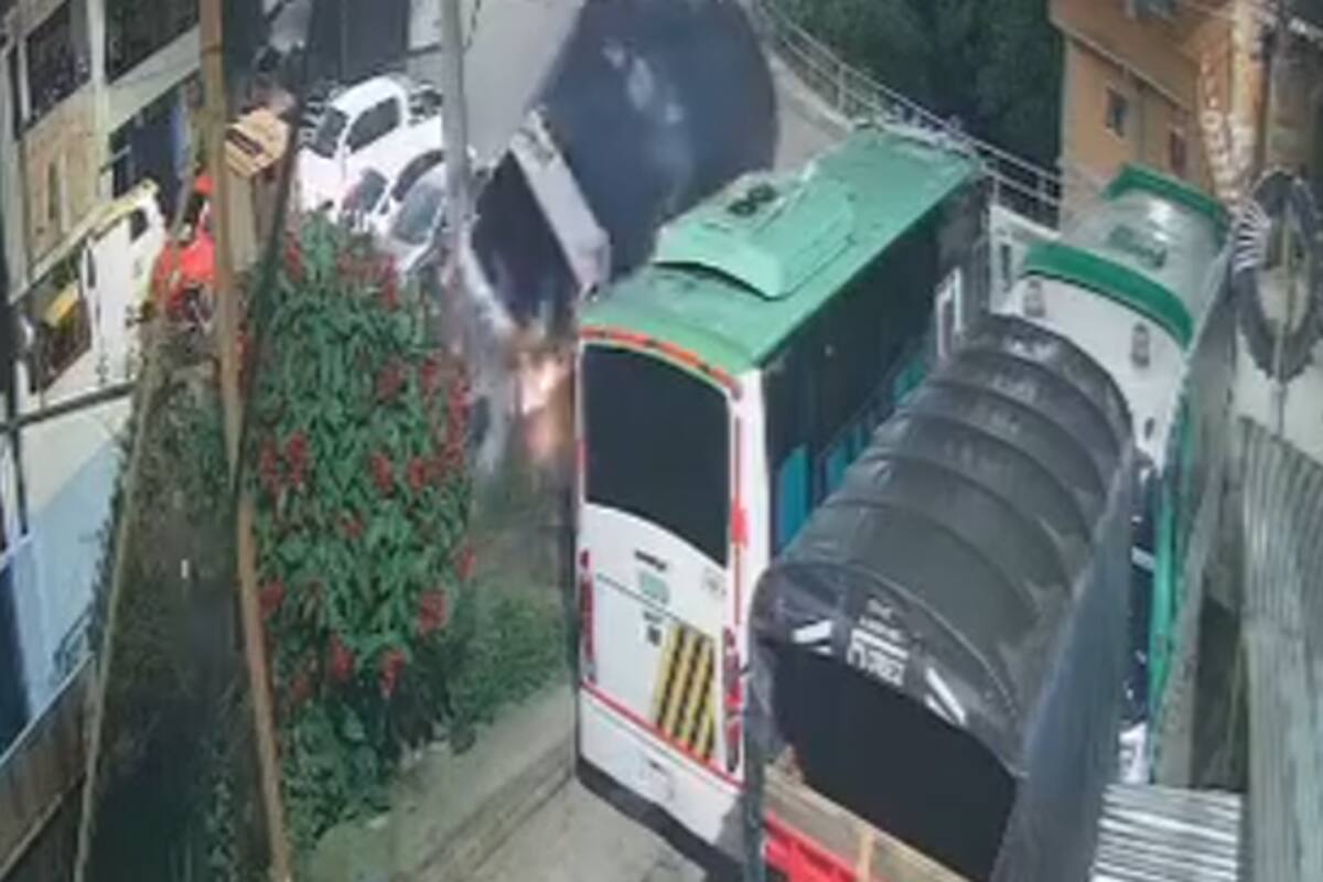 Tres vehículos resultaron afectados luego del impacto en una curva de Morrorrico.