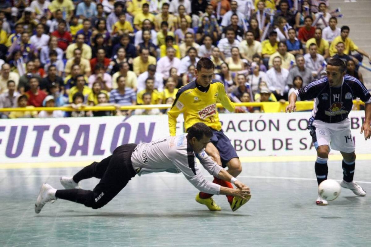 El experimentado arquero Édgar ‘Nikono’ Gualdrón es uno de los tres santandereanos convocados a la preselección Colombia que se prepara para disputar el Mundial de Microfútbol en Bielorrusia, donde la tricolor compartirá grupo con República Checa, Venezuela y Curazao. (Foto: Archivo / VANGUARDIA LIBERAL)