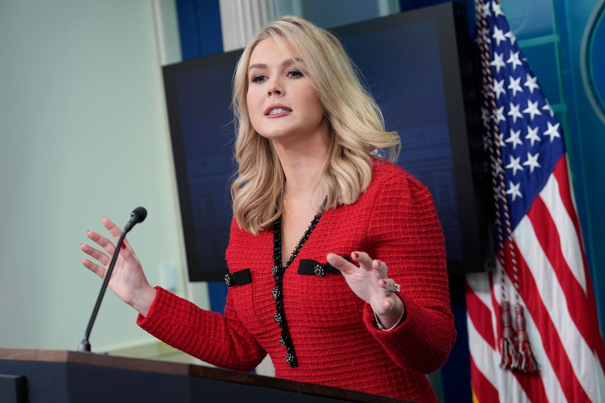La secretaria de prensa de la Casa Blanca, Karoline Leavitt, habla durante una conferencia de prensa en la Casa Blanca en Washington, DC, EE. UU.,. EFE/EPA/Yuri Gripas / POOL