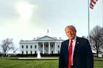 Trump queda sin cobertura televisiva tras veto de la Casa Blanca a CNN y Politico