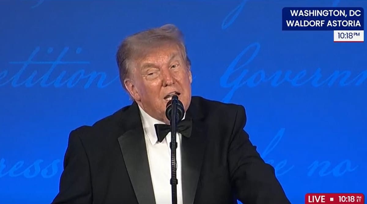 Captura de una transmisión de la cadena C-Span del presidente de EE.UU., Donald Trump, durante la Cena de Corresponsales de La Casa Blanca este viernes, a volvió este viernes a la celebración, casi tres meses después del intento de asesinato en su contra, en Washington (EE.UU.). EFE/ C-Span /SOLO USO EDITORIAL/ SOLO DISPONIBLE PARA ILUSTRAR LA NOTICIA QUE ACOMPAÑA (CRÉDITO OBLIGATORIO)