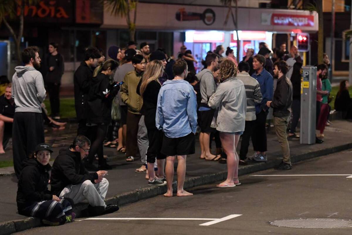 Tras el terremoto, los neozelandeses evacuaron los edificios, pero ante el tsunami producido por el sismo, las autoridades recomendaron ir a zonas elevadas y lejos de las costas. (Foto: EFE / VANGUARDIA LIBERAL)
