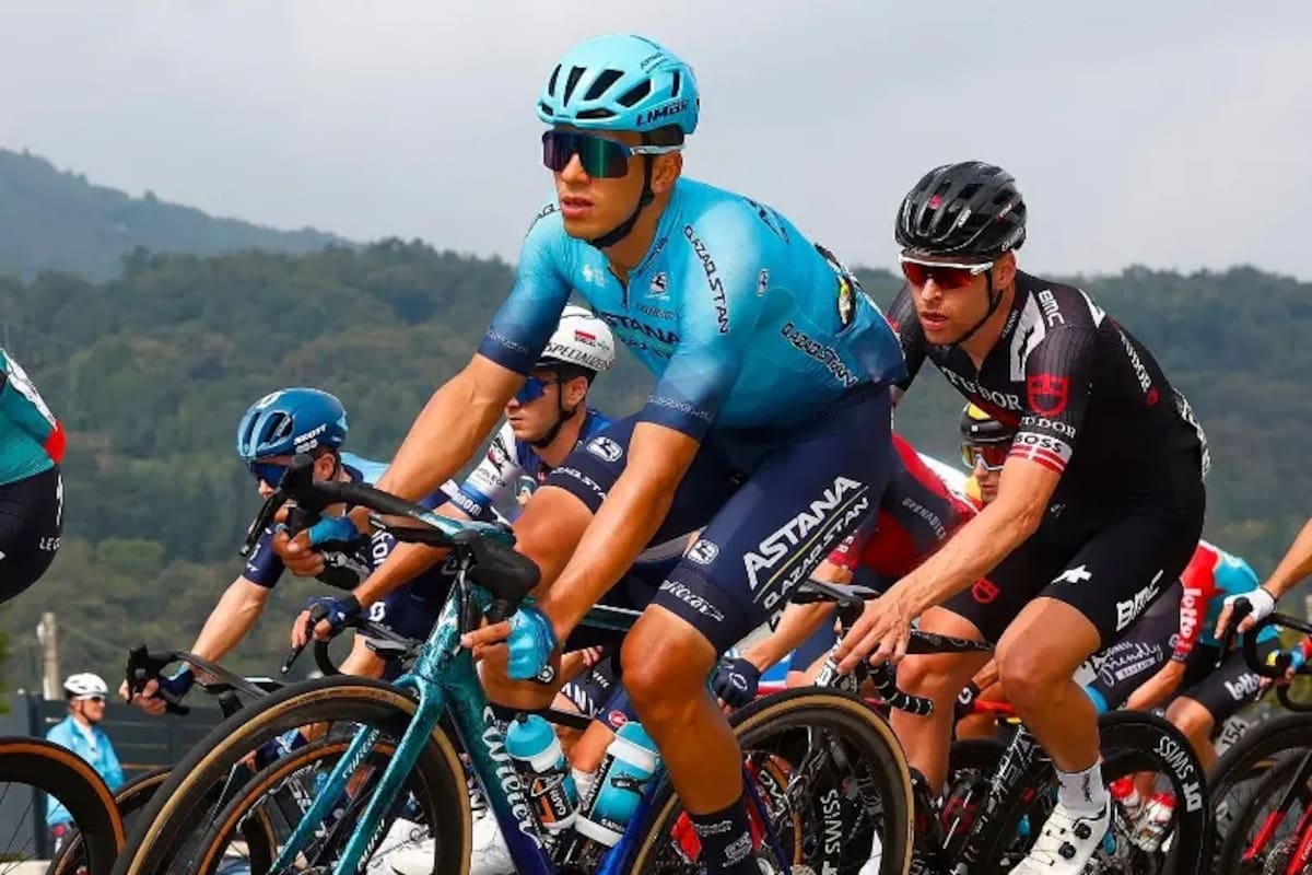 UAE Tour 2026: hora y dónde ver la etapa clave donde Harold Tejada sueña con el maillot rojo. Foto: Astana.