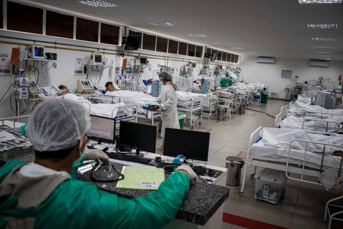 Más del 10% de personas portadoras del coronavirus grave produce un tipo de anticuerpos que en lugar de protegerle del virus empeora la infección al boicotear su sistema inmune. (Foto: EFE / VANGUARDIA)