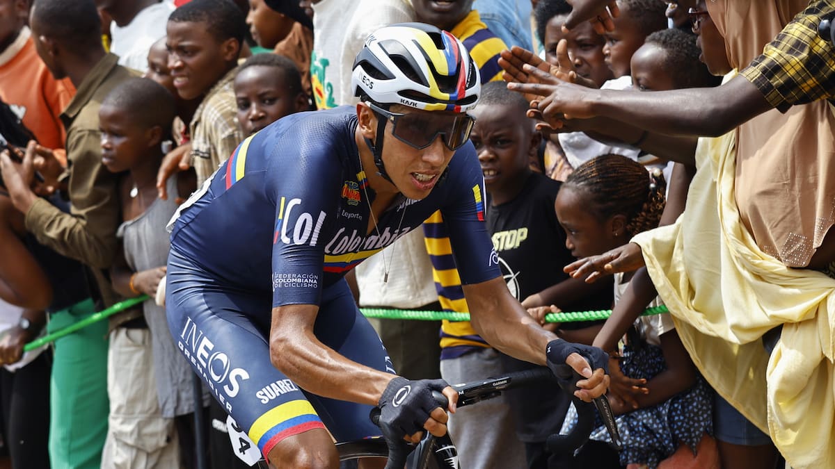KIGALI (Rwanda), 28/09/2025.- Egan Bernal from Colombia competes in the Elite Men race at the UCI Road Cycling World Championships in Kigali, Rwanda, 28 September 2025. (Ciclismo, Ruanda) EFE/EPA/KIM LUDBROOK