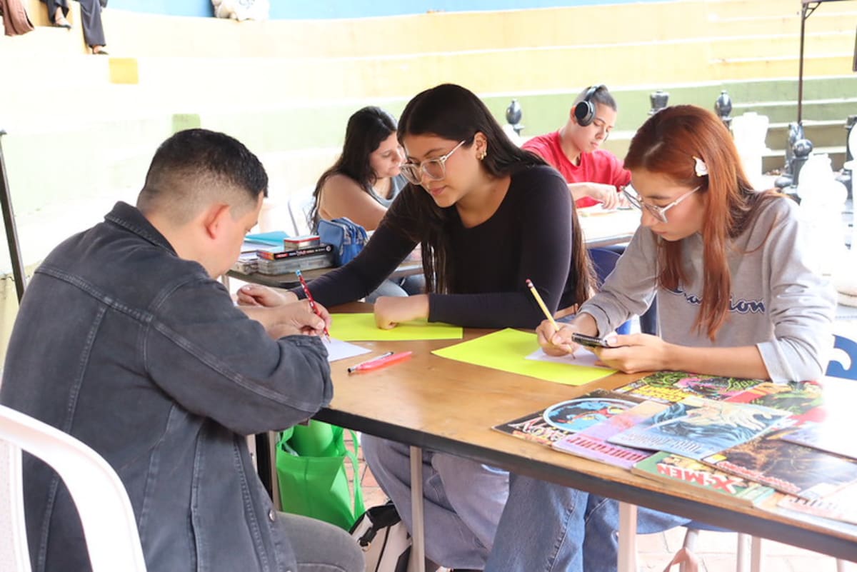 Feria del libro en la UDES.