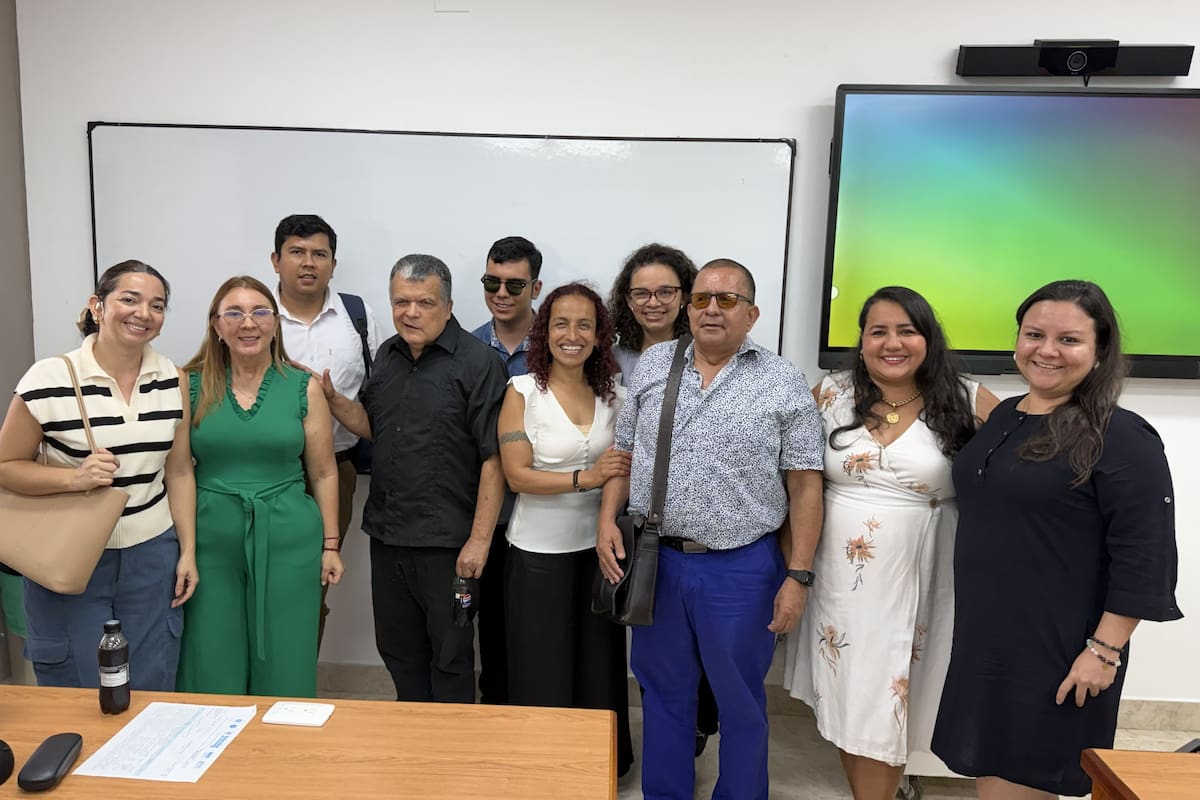 Más allá de las barreras: UDES impulsa estudio sobre empleo y discapacidad visual.