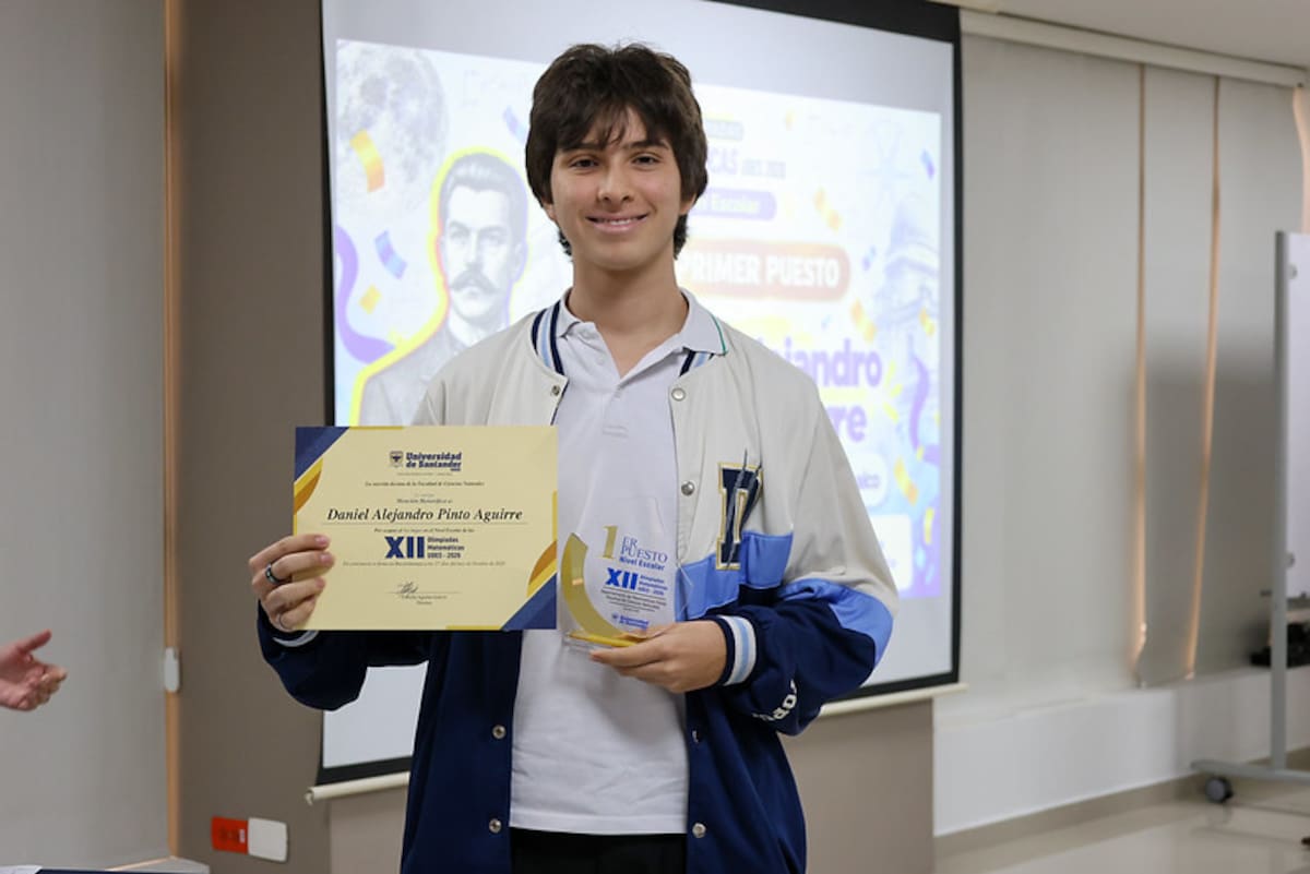 Daniel Alejandro Pinto Aguirre, primer puesto, categoría escolar.