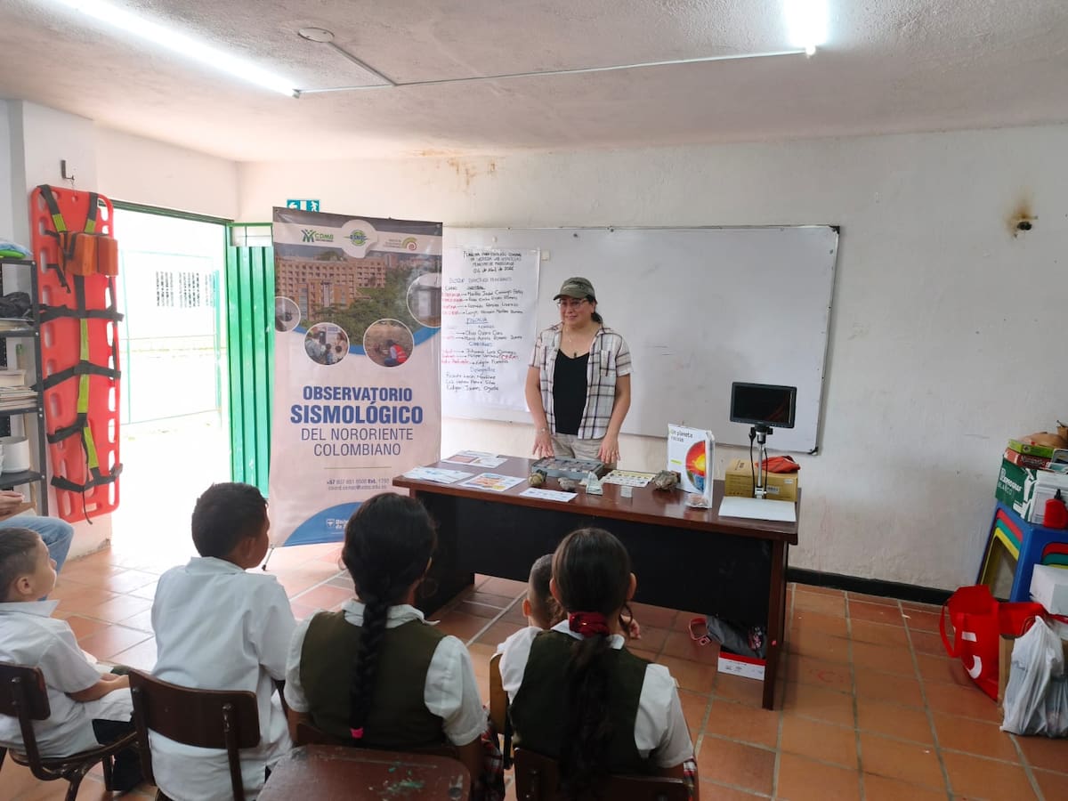 Ciencia en el aula: niños de Piedecuesta aprendieron sobre sismos y prevención.