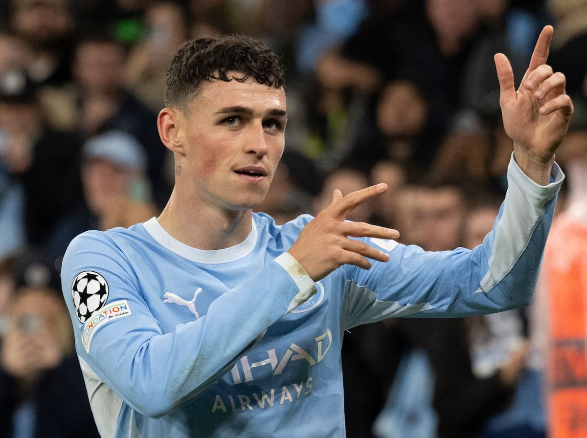 MANCHESTER (United Kingdom), 20/10/2026.- Phil Foden of Manchester City celebrates after scoring his third goal and Manchester Citys 5th during the UEFA Champions League league phase match Manchester City against AEK Athens, in Manchester, Britain, 20 October 2026 (issued 21 October 2026). (Liga de Campeones, Reino Unido, Atenas) EFE/EPA/PETER POWELL