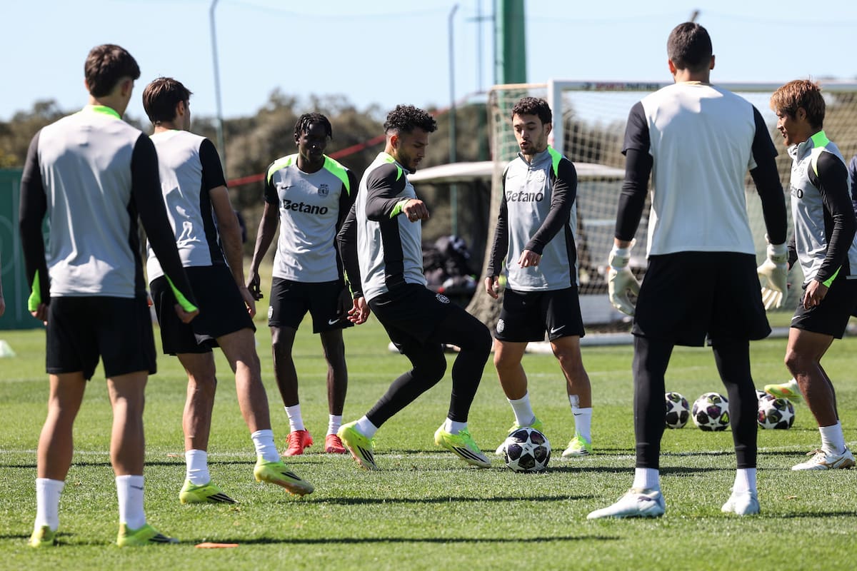 Alcochete (Portugal), 16/03/2026.- Sporting CP players Luis Suarez (C-L) and Pedro Gonçalves (C-R) attend a training session of the team at Cristiano Ronaldo Academy in Alcochete, Portugal, 16 March 2026. Sporting prepapres for a UEFA Champions League round of 16 second leg match against Bodo/Glimt. (Liga de Campeones) EFE/EPA/MIGUEL A. LOPES