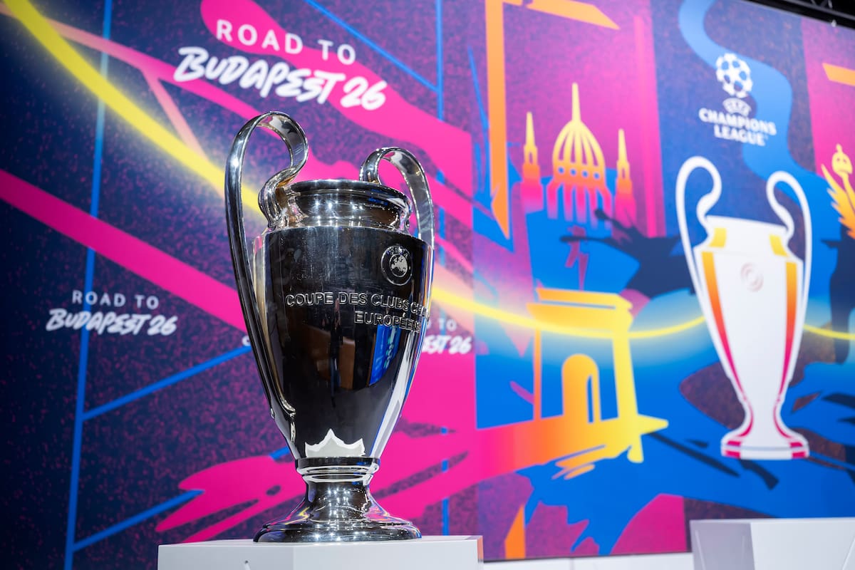 NYON (Switzerland), 27/02/2026.- The Champions League trophy is pictured during the UEFA Champions League round of 16, quarter-final and semi-final and final draw, at the UEFA headquarters in Nyon, Switzerland, 27 February 2026. (Liga de Campeones, Suiza) EFE/EPA/MARTIAL TREZZINI
