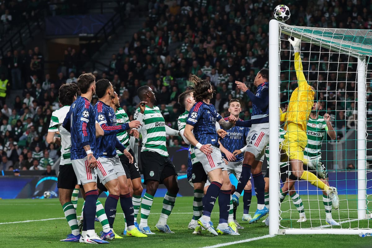 Lisbon (Portugal), 07/04/2026.- Sporting goalkeeper Rui Silva (R) in action during the UEFA Champions League quarter-final first leg soccer match between Sporting CP and Arsenal FC at Jose Alvalade Stadium in Lisbon, Portugal, 07 April 2026. (Liga de Campeones, Lisboa) EFE/EPA/MANUEL DE ALMEIDA