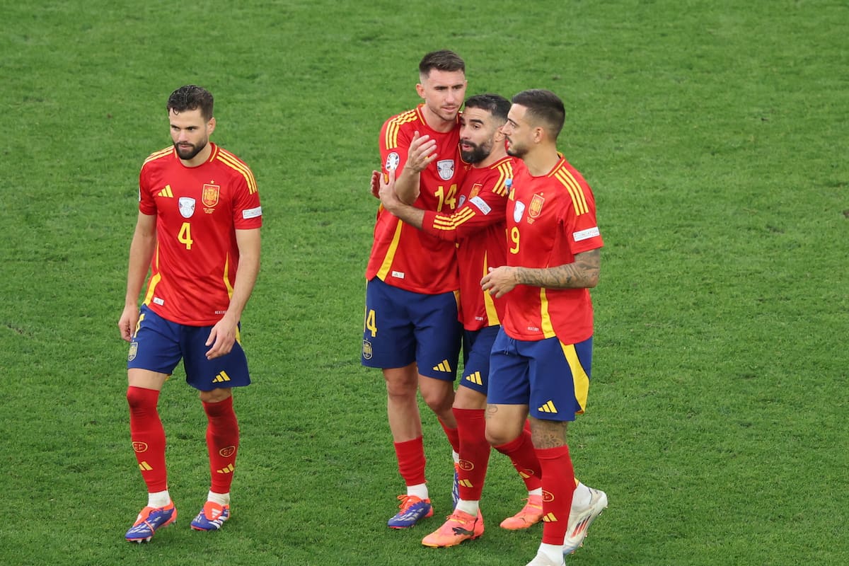 Stuttgart (Germany), 05/07/2024.- Dani Carvajal (2R) of Spain and teammates celebrate winning the UEFA EURO 2024 quarter-finals soccer match between Spain and Germany, in Stuttgart, Germany, 05 July 2024. (Alemania, España) EFE/EPA/GEORGI LICOVSKI