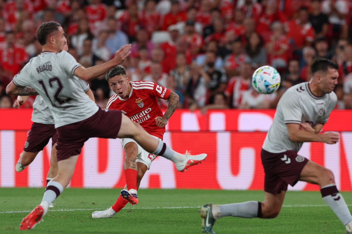 Lisbon (Portugal), 06/08/2026.- Benfica Player Gianluca Prestianni scores a goal against Hearts during the UEFA Europa League first leg of the third qualifying round for the Europa League group stage at Luz Stadium, in Lisbon, Portugal, 06 August 2026. (Lisboa) EFE/EPA/ANTONIO COTRIM