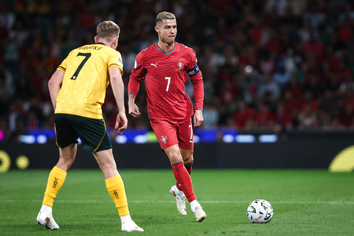 Lisboa (Portugal), 24/09/2026.- Portugal player Cristiano Ronaldo (R) in action during the UEFA Nations League match in Lisbon, Portugal, 24 September 2026. (Lisboa) EFE/EPA/RODRIGO ANTUNES