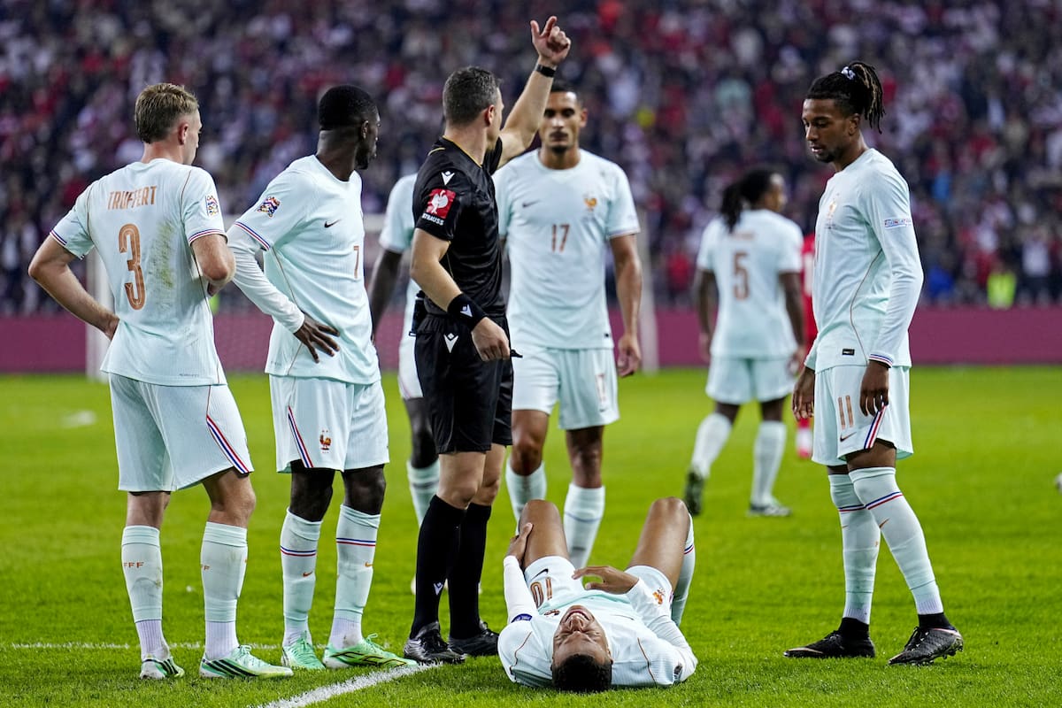 Kocaeli (Turkey), 25/09/2026.- Kylian Mbappe of France (C bottom) lies on the pitch with an injury during the UEFA Nations League soccer match between Turkey and France in Kocaeli, Turkey, 25 September 2026. (Francia, Turquía) EFE/EPA/STRINGER