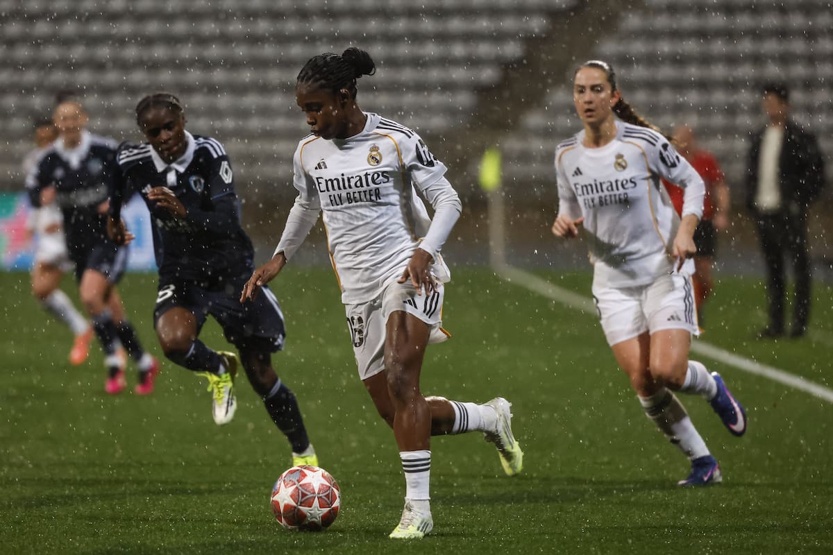 PARIS (France), 12/02/2026.- Linda Caicedo (C) of Real Madrid in action during the Women's Champions League knockout phase play-offs first leg match between Paris FC and Real Madrid in Paris, France, 11 February 2026. (Liga de Campeones, Francia) EFE/EPA/MOHAMMED BADRA