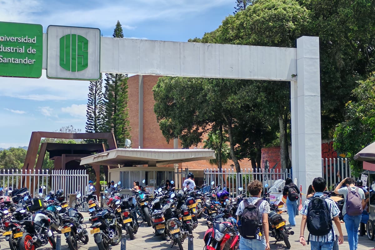 Los disturbios protagonizados por encapuchados en los alrededores de la UIS han sido recurrentes en los últimos años.