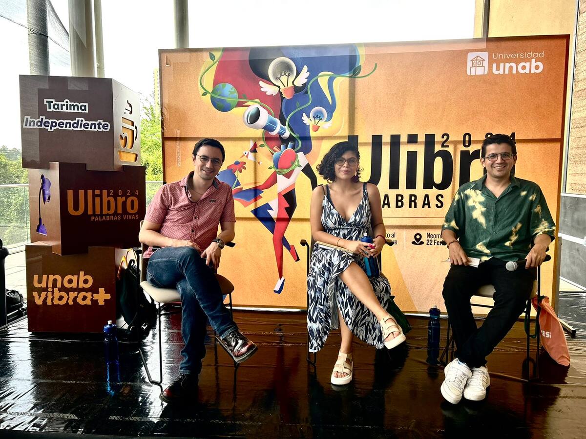 Con la moderación de Leonardo Gil y en el marco de la Mesa de Literaturas Regionales de la Feria Ulibro 2024, Tawny Moreno y Óscar Daniel Campo hablaron de las narrativas del río Magdalena. La conversación se dio en la tarima de los autores independientes.