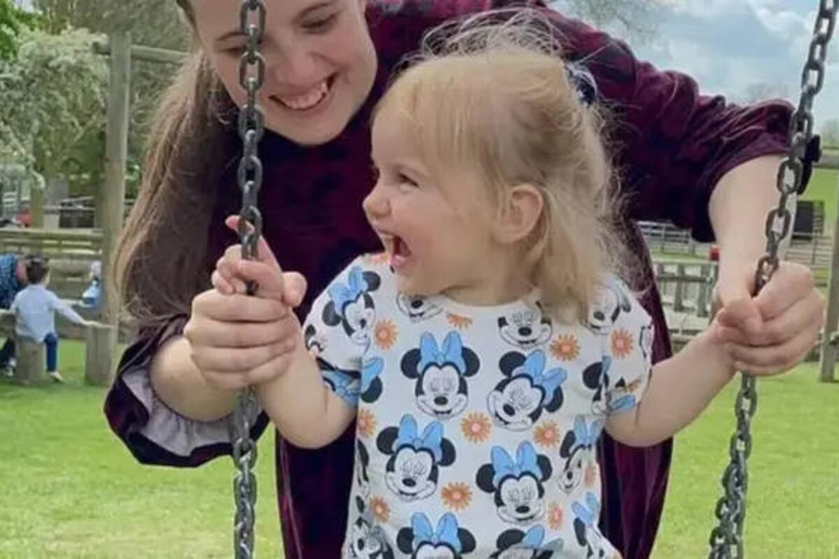 Una británica paseó en un cochecito el cadáver de su hija durante tres días.