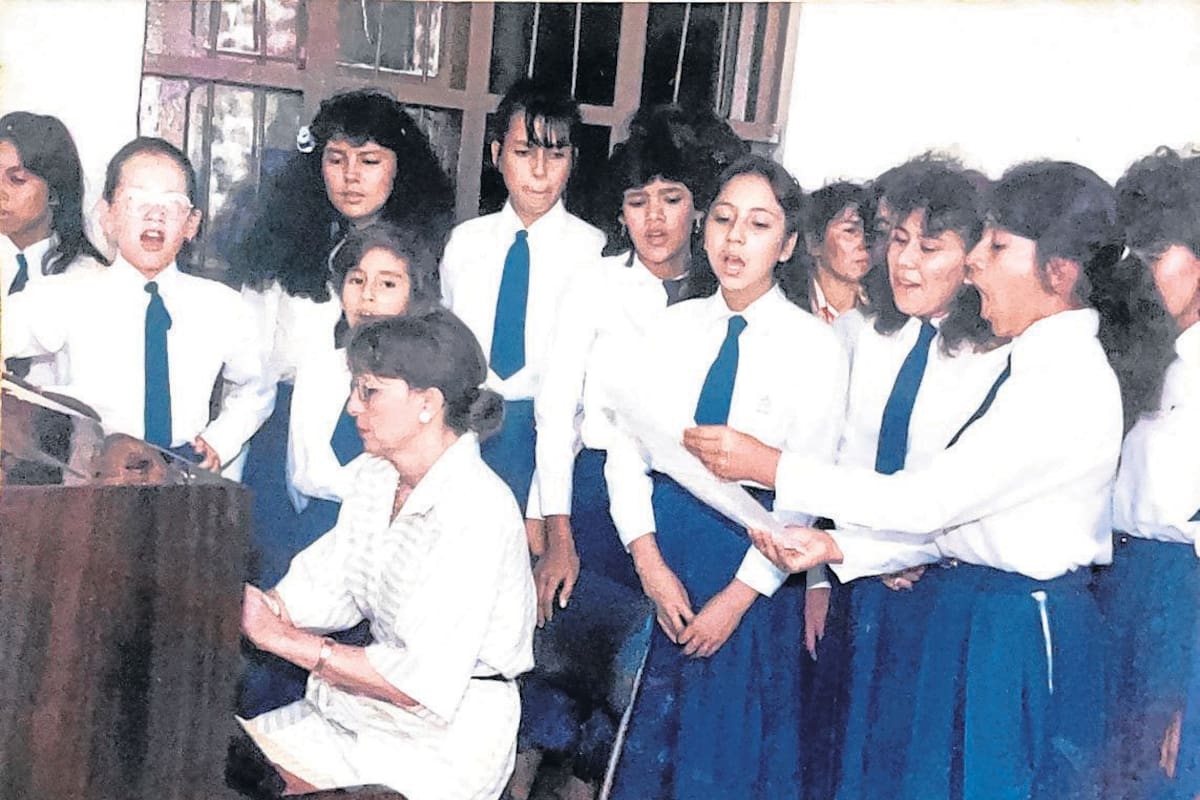 Emilia fue profesora de música y de piano en el Colegio de Pilar, en el DICAS, y en la escuela de música de la Unab, donde la contrató el maestro Sergio Acevedo. Foto: Vanguardia