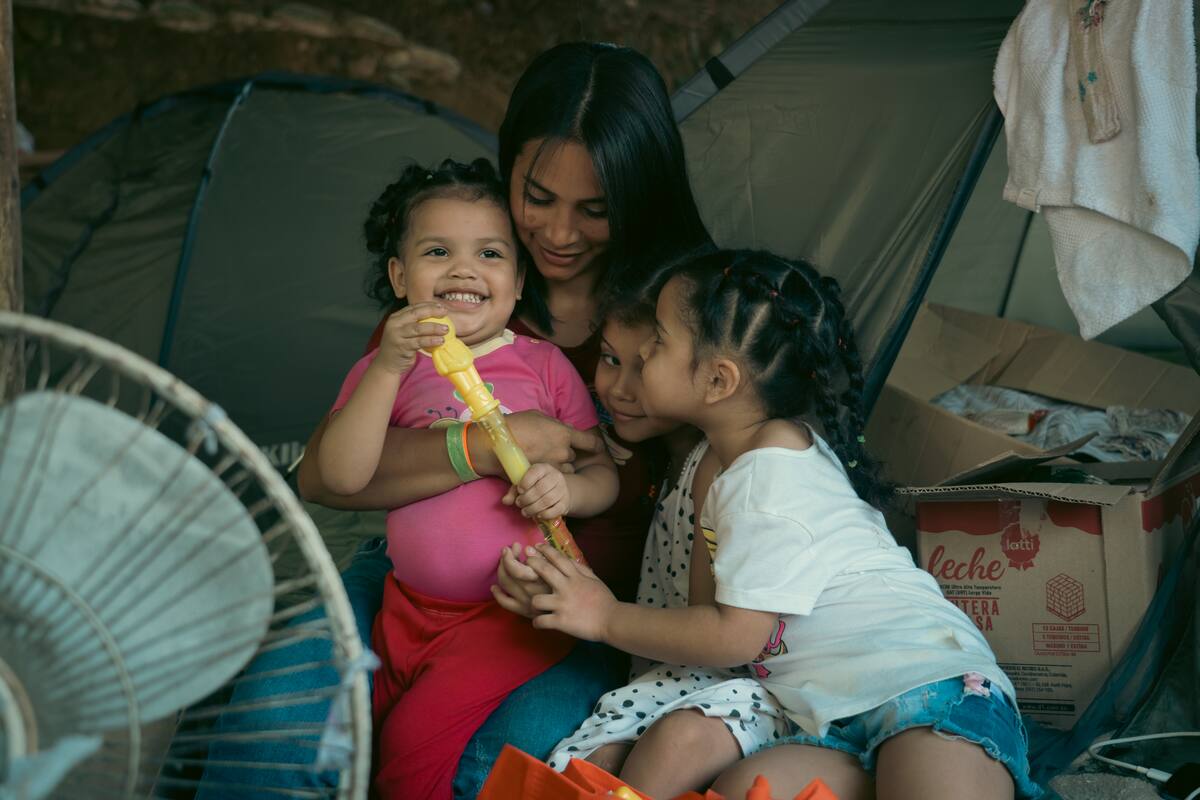 Una sonrisa en medio de la adversidad. Foto: Byron Pérez/ VANGUARIA