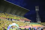 Una torre quedó a oscuras en el Américo Montanini durante Bucaramanga vs. Junior: ¿qué pasó con la iluminación?