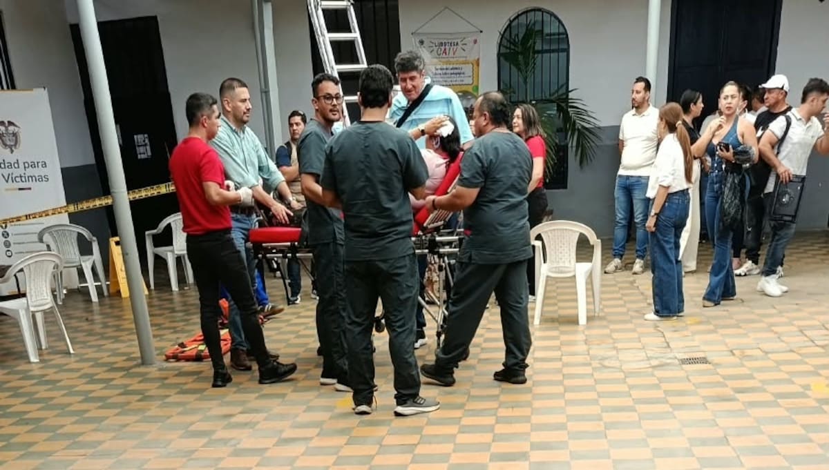 Una trabajadora resultó con una lesión menor tras el desplome ocurrido en el inmueble.