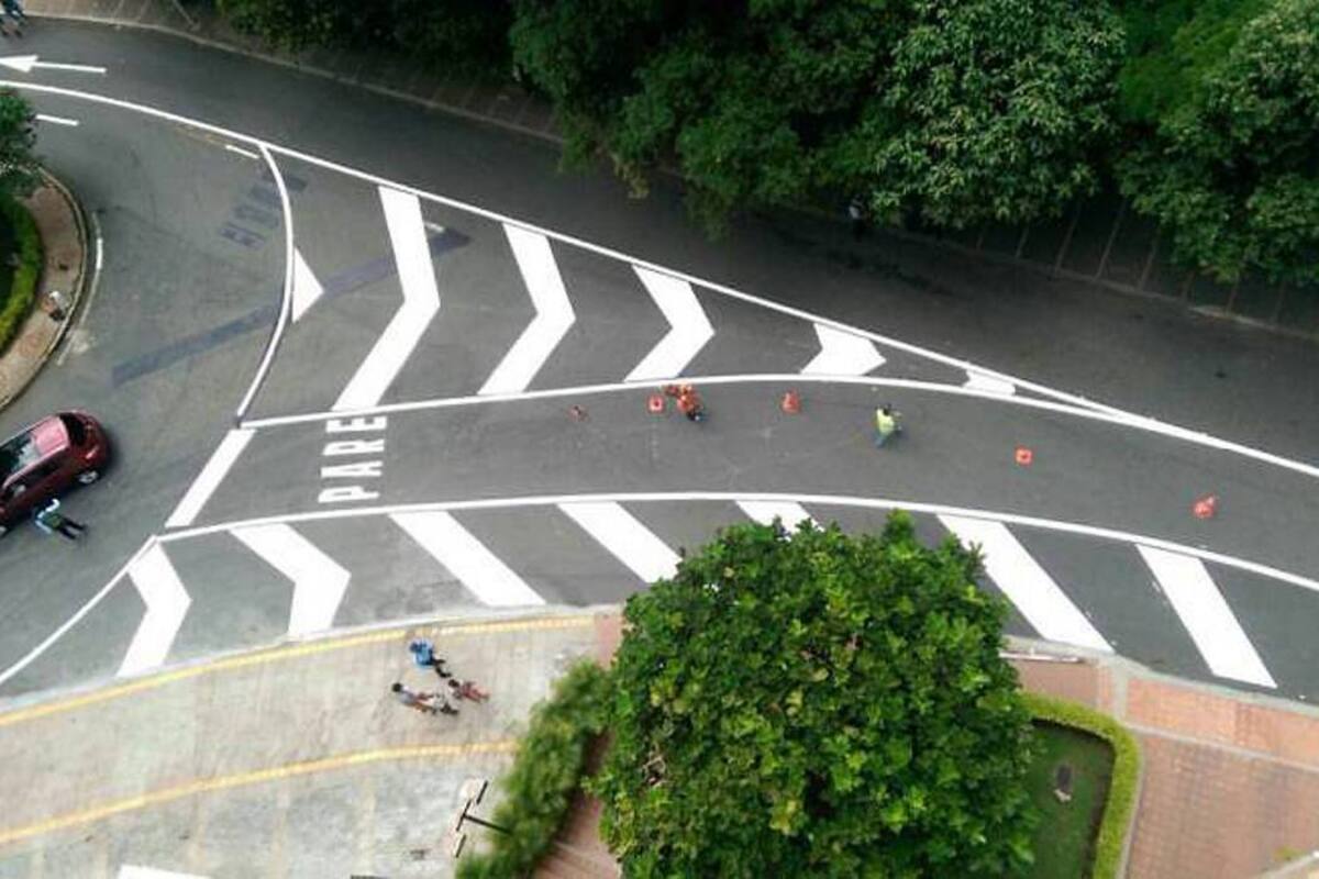 Los cambios viales que ordenó la Dirección de Tránsito desde el 5 de abril pasado en Cabecera y en El Jardín han despertado, en las redes sociales, una campaña de desinformación. (Foto: / VANGUARDIA LIBERAL)