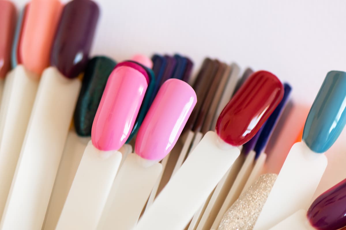 Uñas postizas.