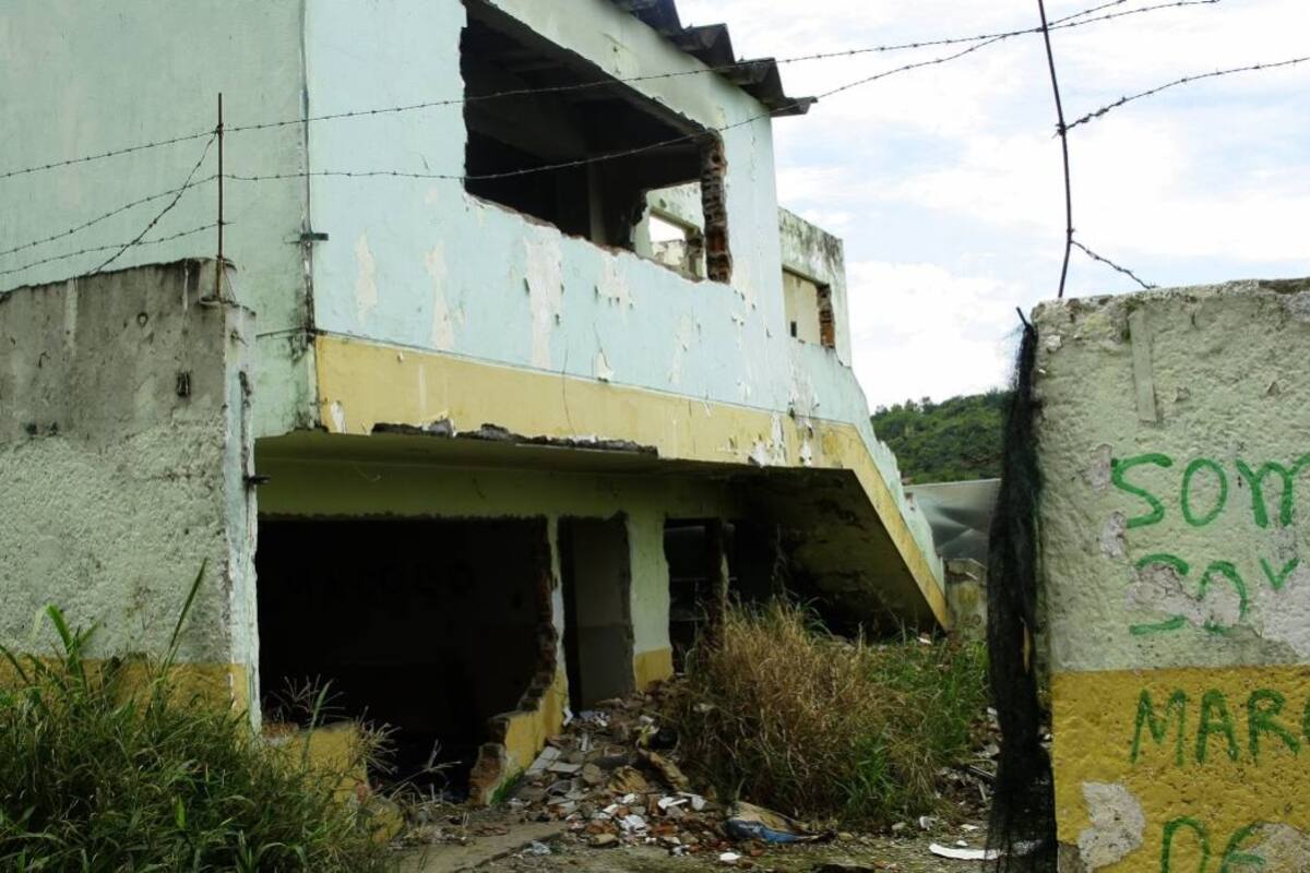 Los casi 120 estudiantes de primaria que, en ese entonces, estudiaban en esta sede fueron trasladados hasta el ancianato San Pedro Claver de Zapamanga, donde actualmente funciona la Sede D del Colegio Microempresarial El Carmen. (Foto: César Flórez / VANGUARDIA LIBERAL)