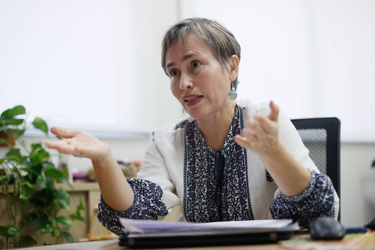 La directora en temas de inclusión y garantía de derechos de la niñez con discapacidad para la oficina regional de UNICEF, Cynthia Brizuela, habla durante una entrevista con EFE. | Foto: EFE.