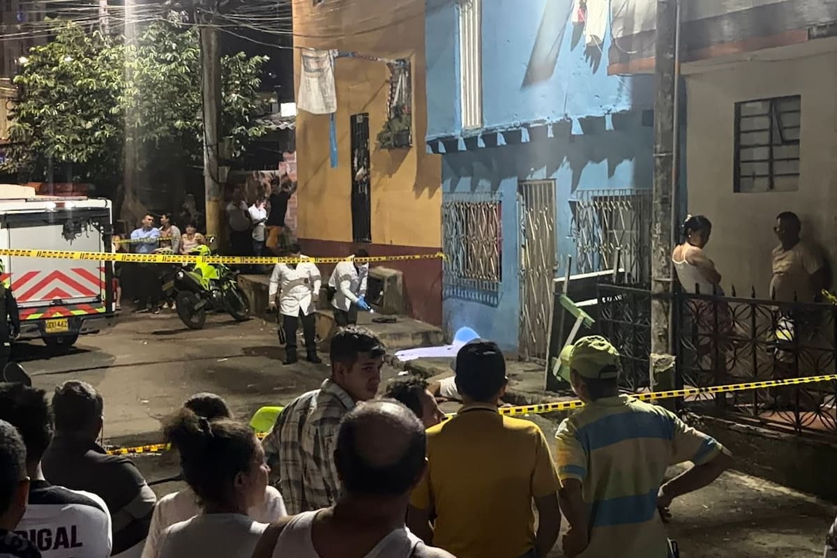 Unidades de la Sijin adelantaron las labores de inspección en el lugar de los hechos e investigan los crímenes.
Fotografías: Suministradas El Avispero Bucaramanga/VANGUARDIA.