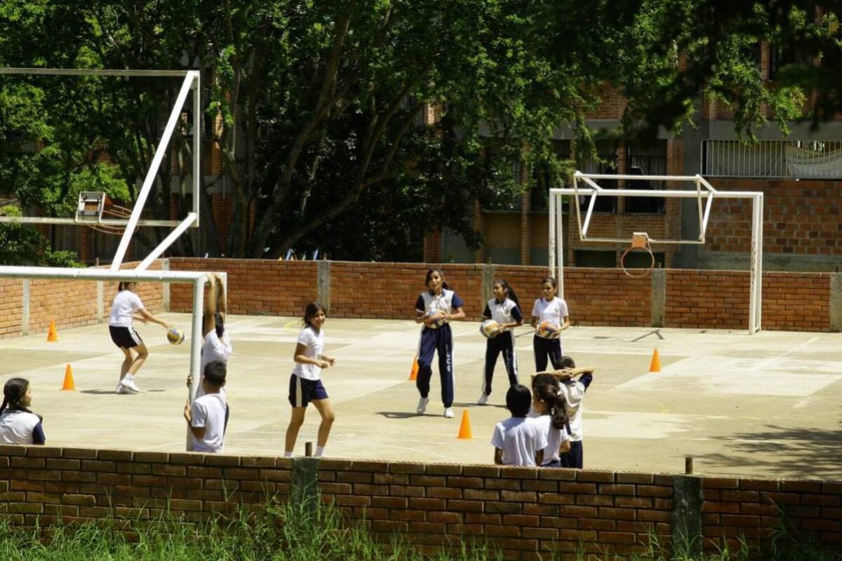 En la sede B del colegio Luis Carlos Galán Sarmiento se construirán 12 aulas, y se recuperará el polideportivo. (Foto: César Flórez / VANGUARDIA LIBERAL)