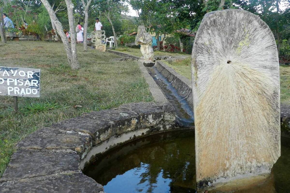 Son diversas las figuras y formas que en este parque y sobre la piedra se tallaron en las cuatro versiones del concurso. (Foto: /VANGUARDIA LIBERAL)