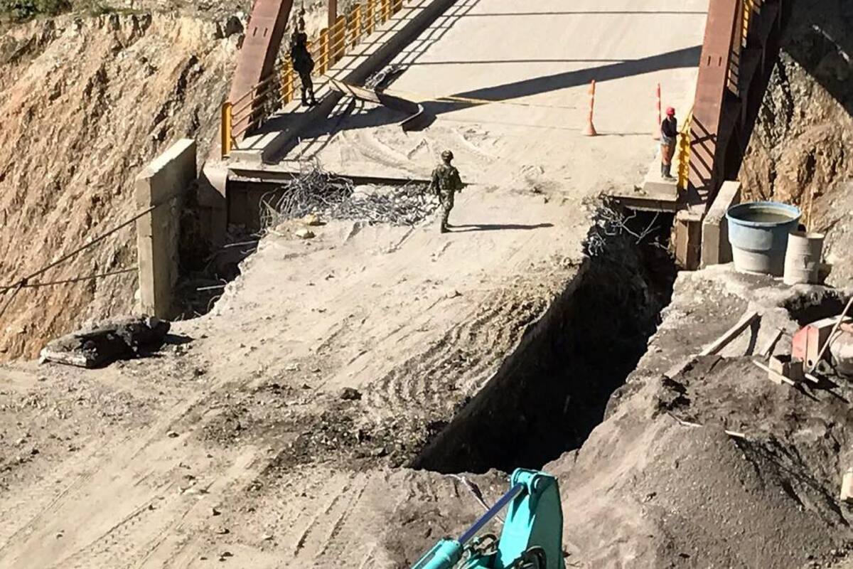 Hay que indicar que estos momentos se adelanta el desmonte del puente Córdoba (Foto: Colprensa /VANGUARDIA LIBERAL )