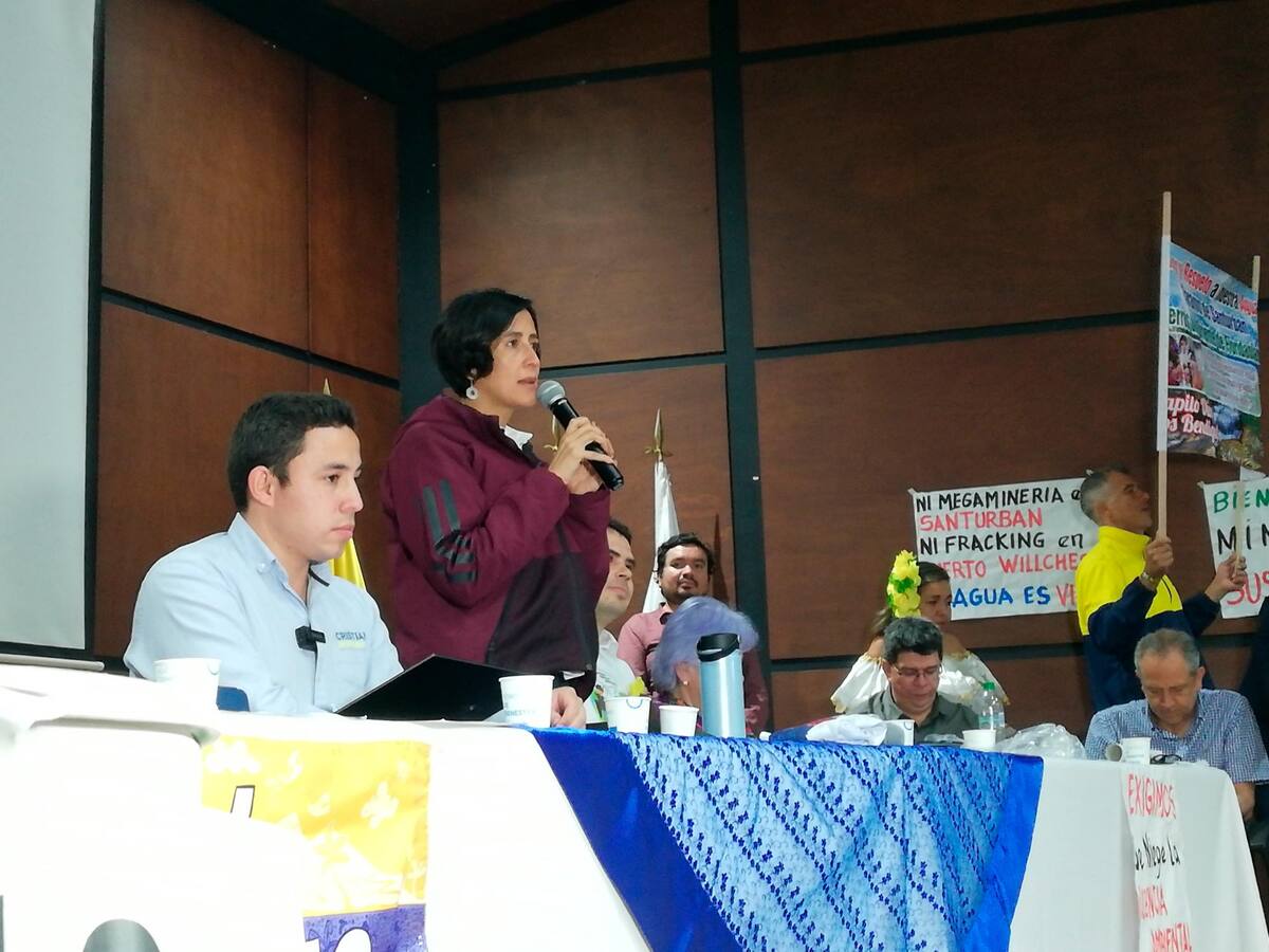 La Ministra Susana Muhamad indicó que el propósito que se trazó el Gobierno Nacional, especialmente desde el Minambiente, es “ordenar el territorio alrededor del agua”. (Fotos: José Luis Pineda / VANGUARDIA)