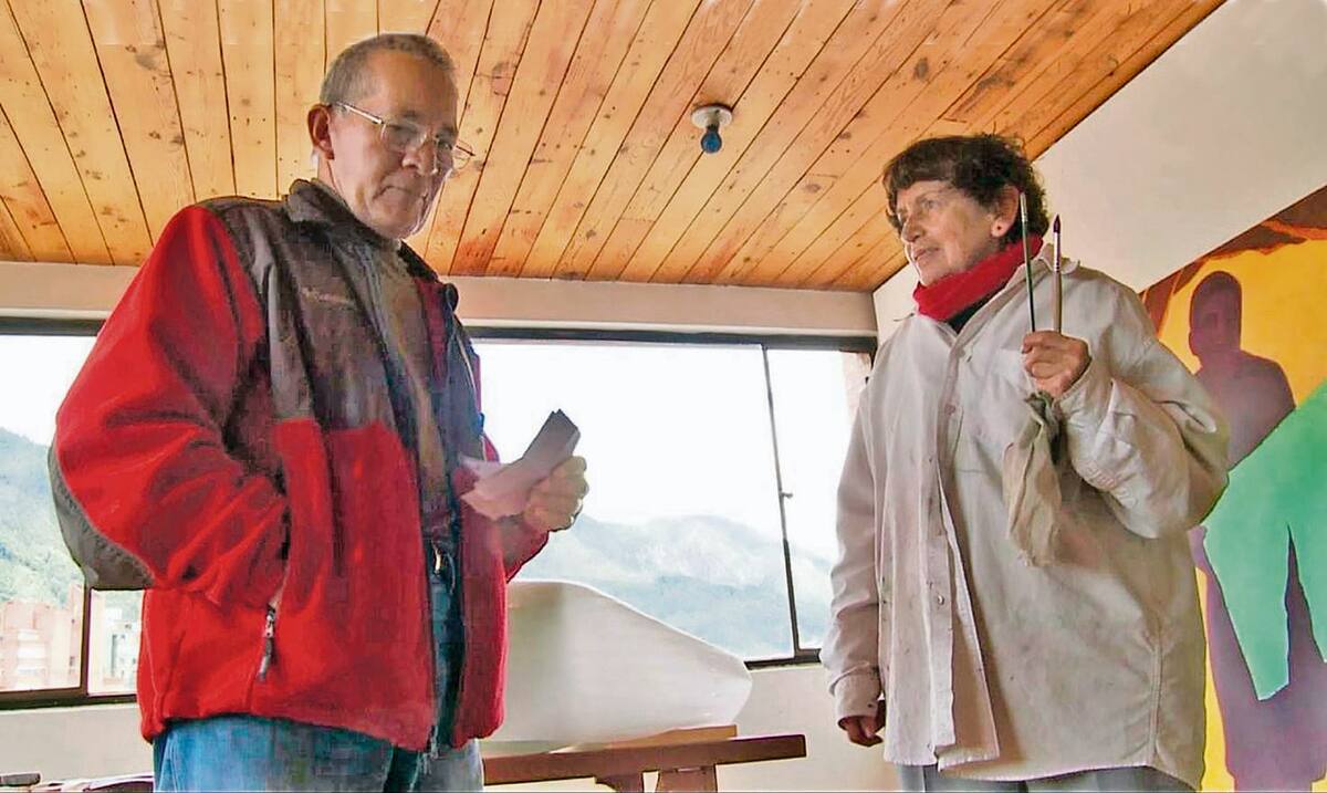 Urbano Ripoll y la artista Beatriz González. Foto suministrada/VANGUARDIA