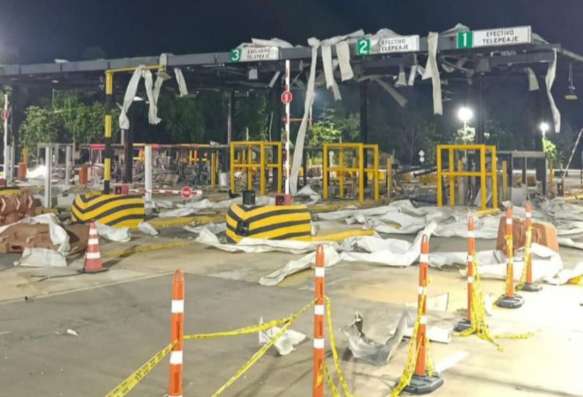Urgente: Atentado con explosivos destruyó el peaje de La Lizama