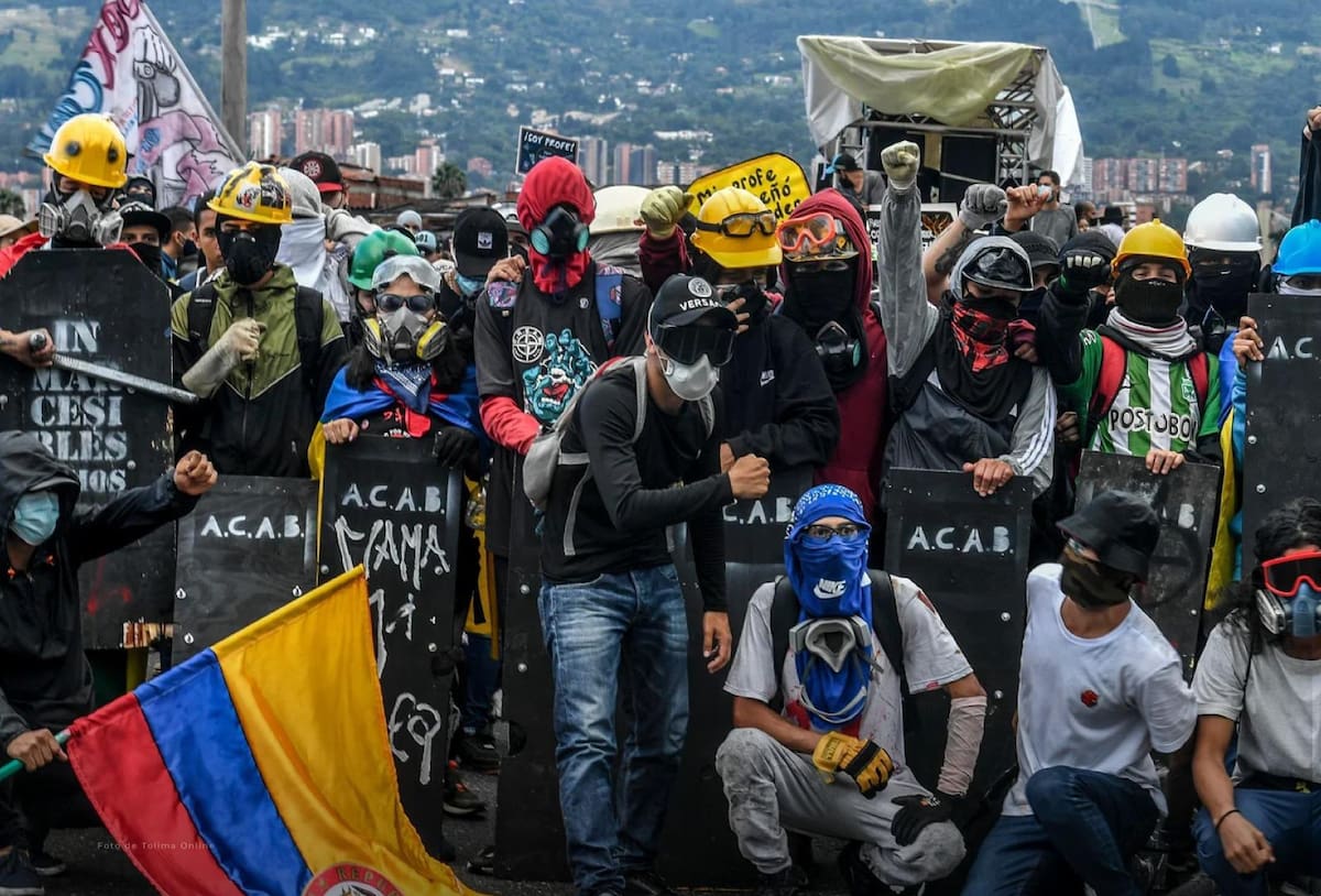 Miembros de la primera línea.