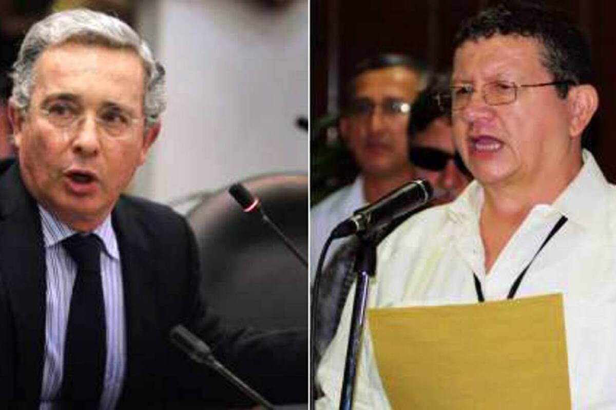 En el artículo Coronell denuncia que la relación entre Acosta Patiño y Restrepo inició el 23 de diciembre del año 2004 cuando se reunieron en la casa de un senador y acordaron que Acosta le manifestara a ‘Pablo Catatumbo’ el interés del Gobierno de Uribe para un ‘cara a cara’ con las Farc. (Foto: Archivo / VANGUARDIA LIBERAL)