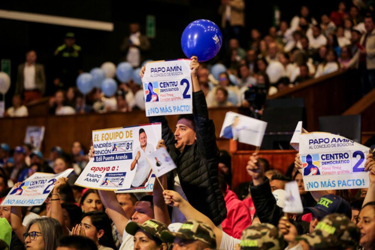 Uribismo escogerá candidato antes de 2025 y arranca correrías regionales a partir de noviembre. Foto: Colprensa