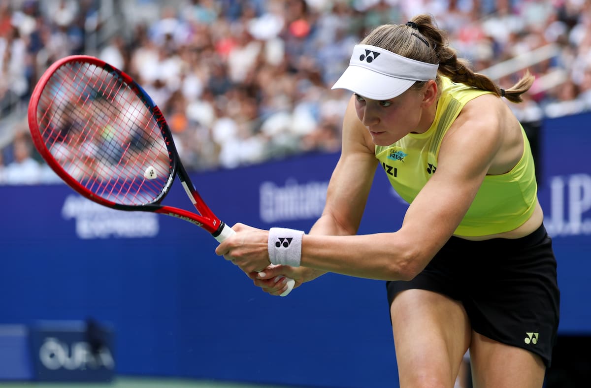 FLUSHING MEADOWS (United States), 13/09/2026.- Elena Rybakina of Kazakhstan in action against Aryna Sabalenka of Belarus during the Womens Singles Finals of the US Open Tennis Championships in Flushing Meadows, New York, USA, 12 September 2026. (Tenis, Bielorrusia, Kazajstán, Nueva York) EFE/EPA/SARAH YENESEL