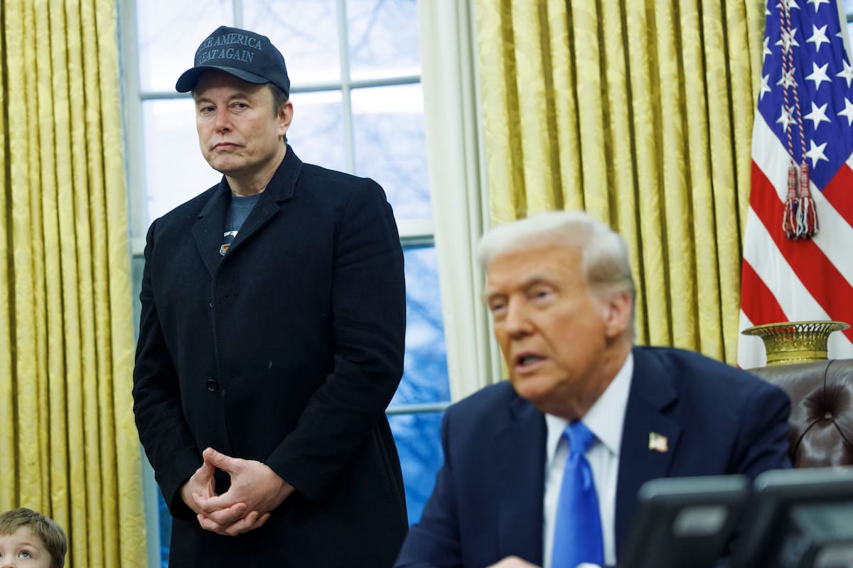 El presidente de Estados Unidos, Donald Trump junto a Elon Musk en la Oficina Oval. //EFE - Aaron Schwartz.