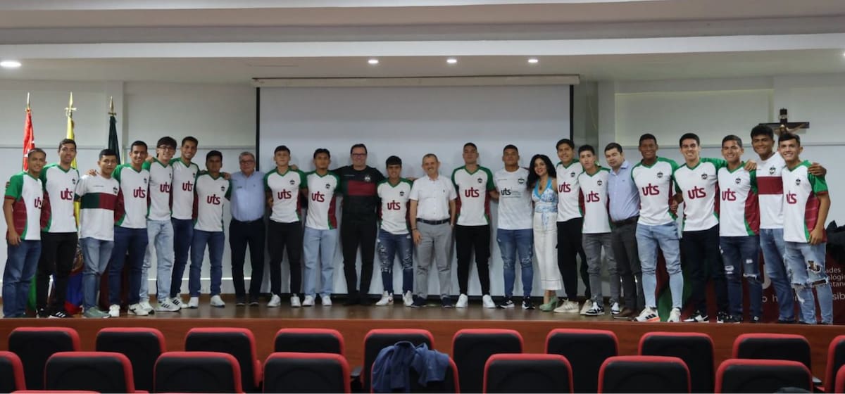 Equipo de estudiantes de las UTS que fueron al Mundial de Interuniversidades 2025.
