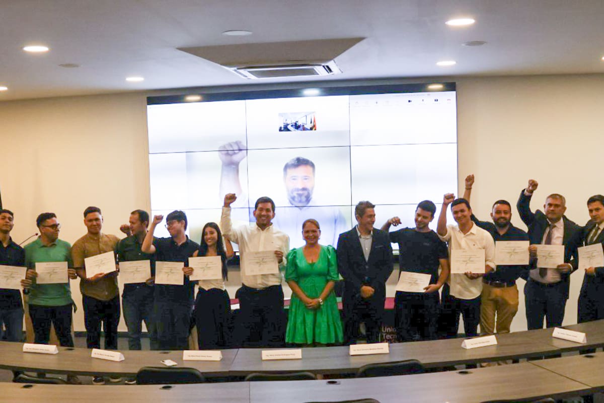 Graduación en las UTS.