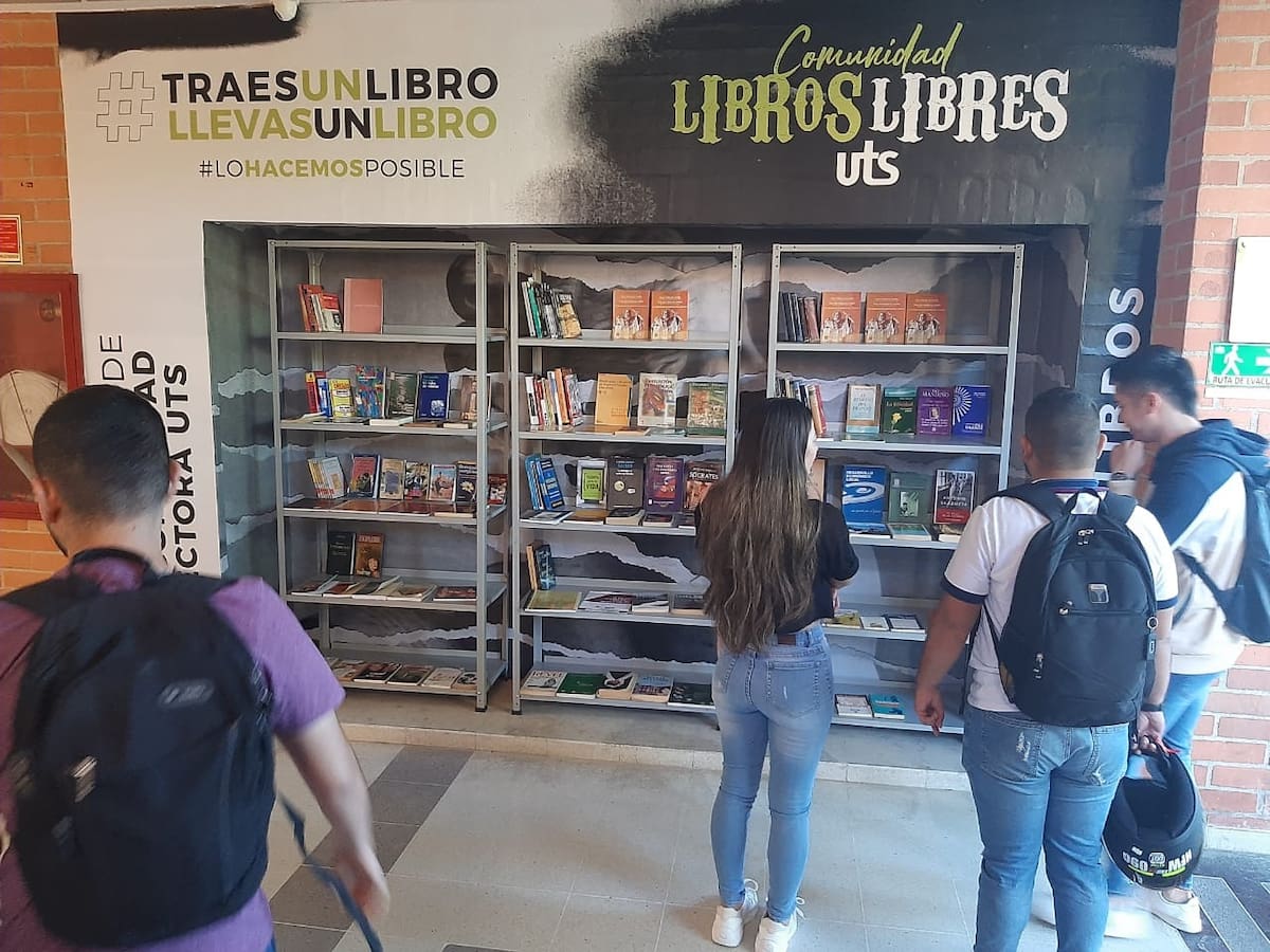 La jornada del ‘Librotón 2026’ se cumplió en el primer piso de la sede principal de las UTS, en inmediaciones de la Calle de los Estudiantes.