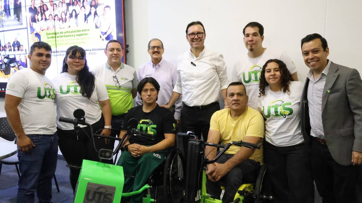José Luis Salazar Guedez, Marggy Lizbeth Cuadros Bautista, José Leonardo Gómez Ramírez, Favio Eduardo Solano Castellanos, Omar Lengerke Pérez (rector de las UTS), Ricardo Carreño García, Sebastián Gutiérrez Chona, Luis Gonzalo Garcés Guerrero, Astrid Margarita Herrrera Sánchez y Javier Gonzalo Ascanio Villabona.