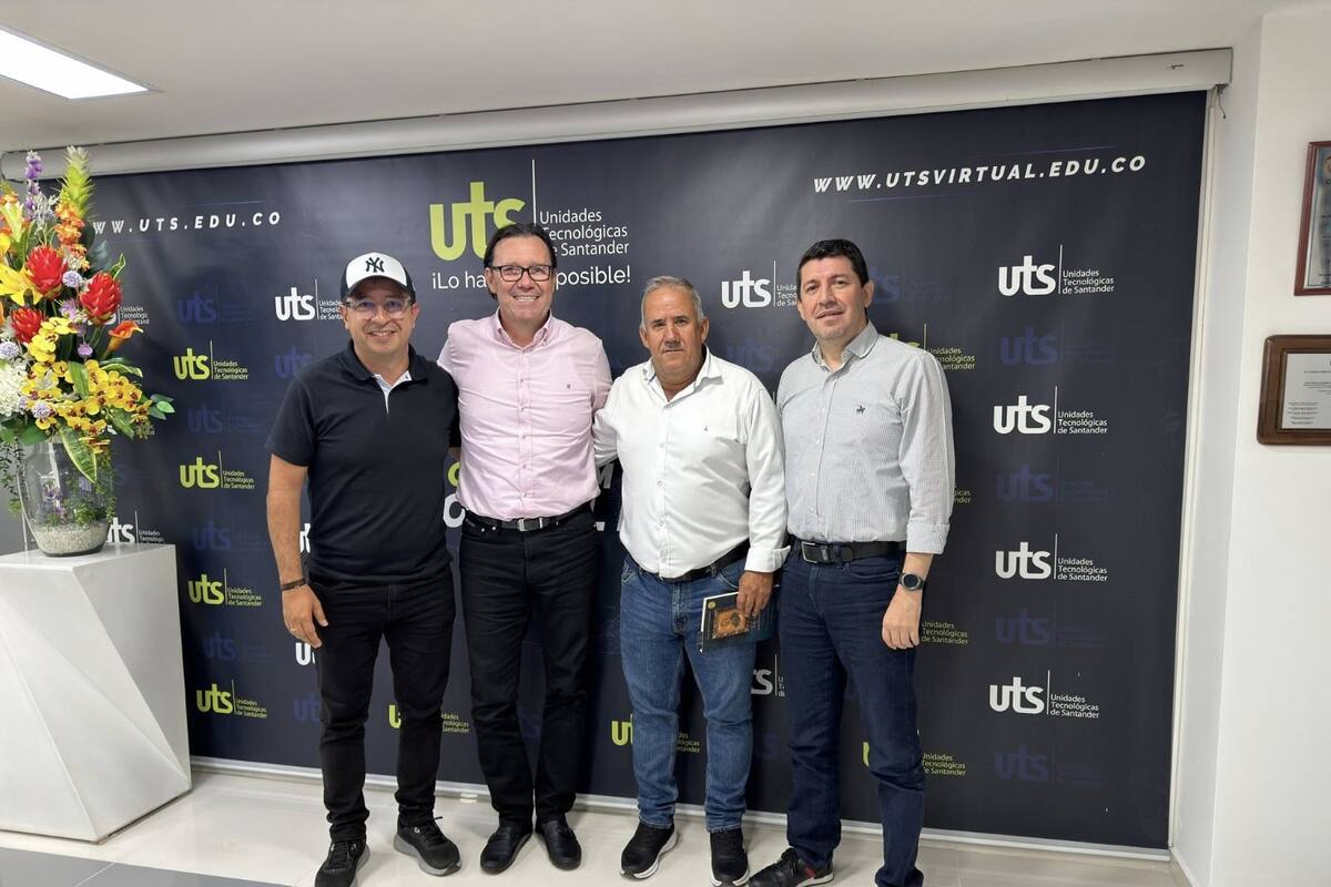 Leonel Otero Cabarique, secretario de Cultura, Turismo, Deporte y Educación; Omar Lengerke Pérez, rector de las UTS; Jesús Antonio Acevedo Solano, mandatario de Zapatoca; y Juan Carlos Rodríguez Marín, docente del Programa de Economía UNAB y Coordinador del proyecto entre Los Alpes y Los Andes.